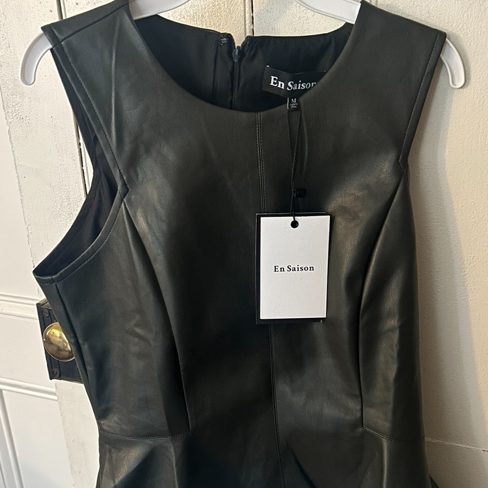 En Saison Black Faux Leather Peplum Top! Size M